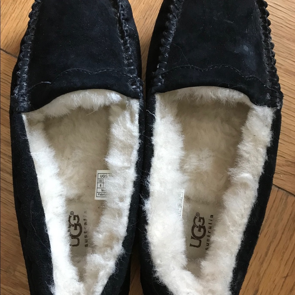 UGG Australia Scallop suede slippers